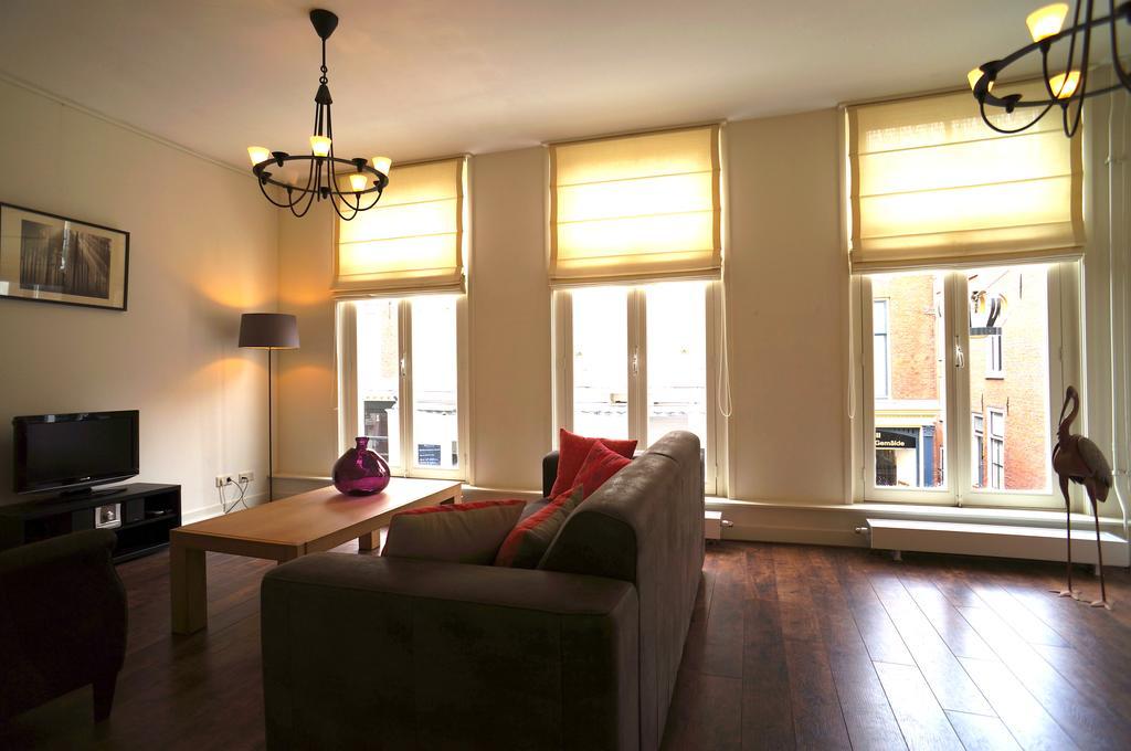 Stayci Serviced Apartments Noordeinde Хага Стая снимка