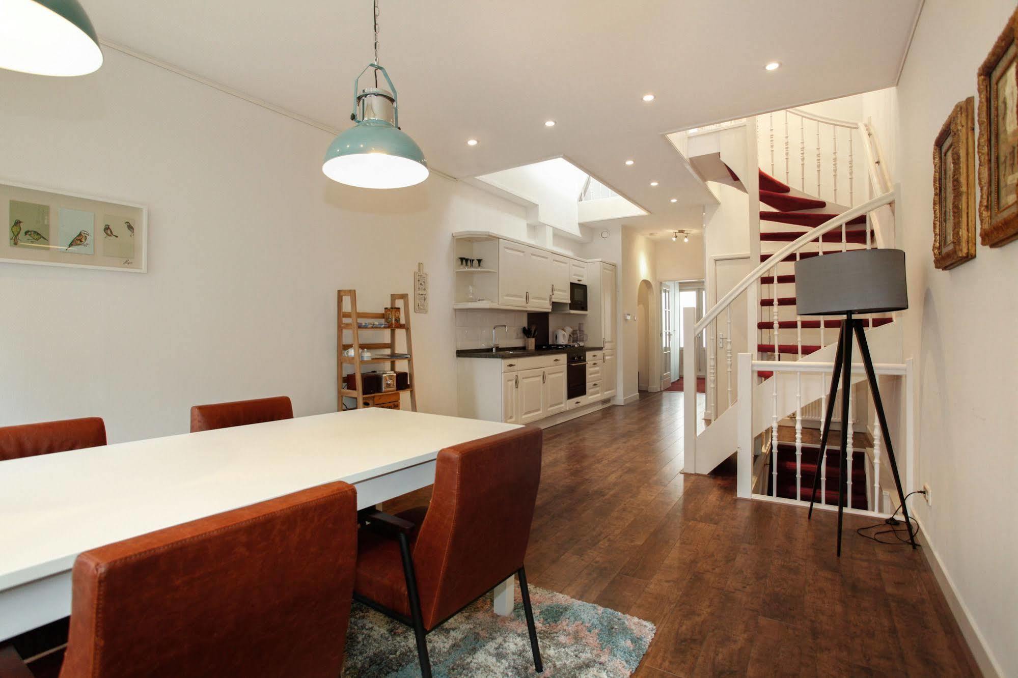 Stayci Serviced Apartments Noordeinde Хага Екстериор снимка