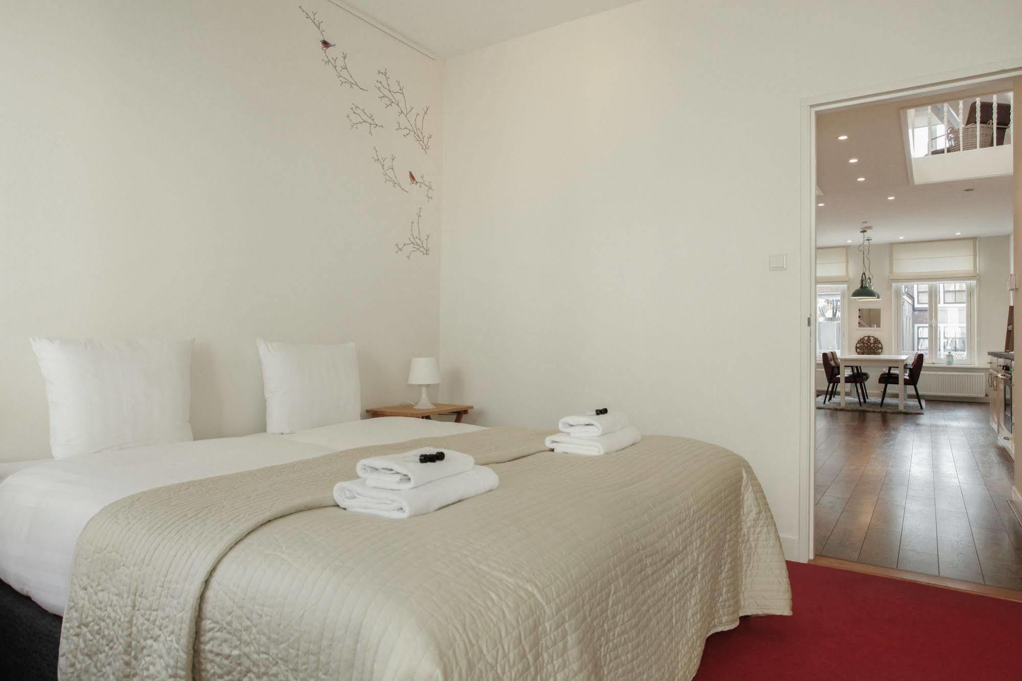 Stayci Serviced Apartments Noordeinde Хага Екстериор снимка
