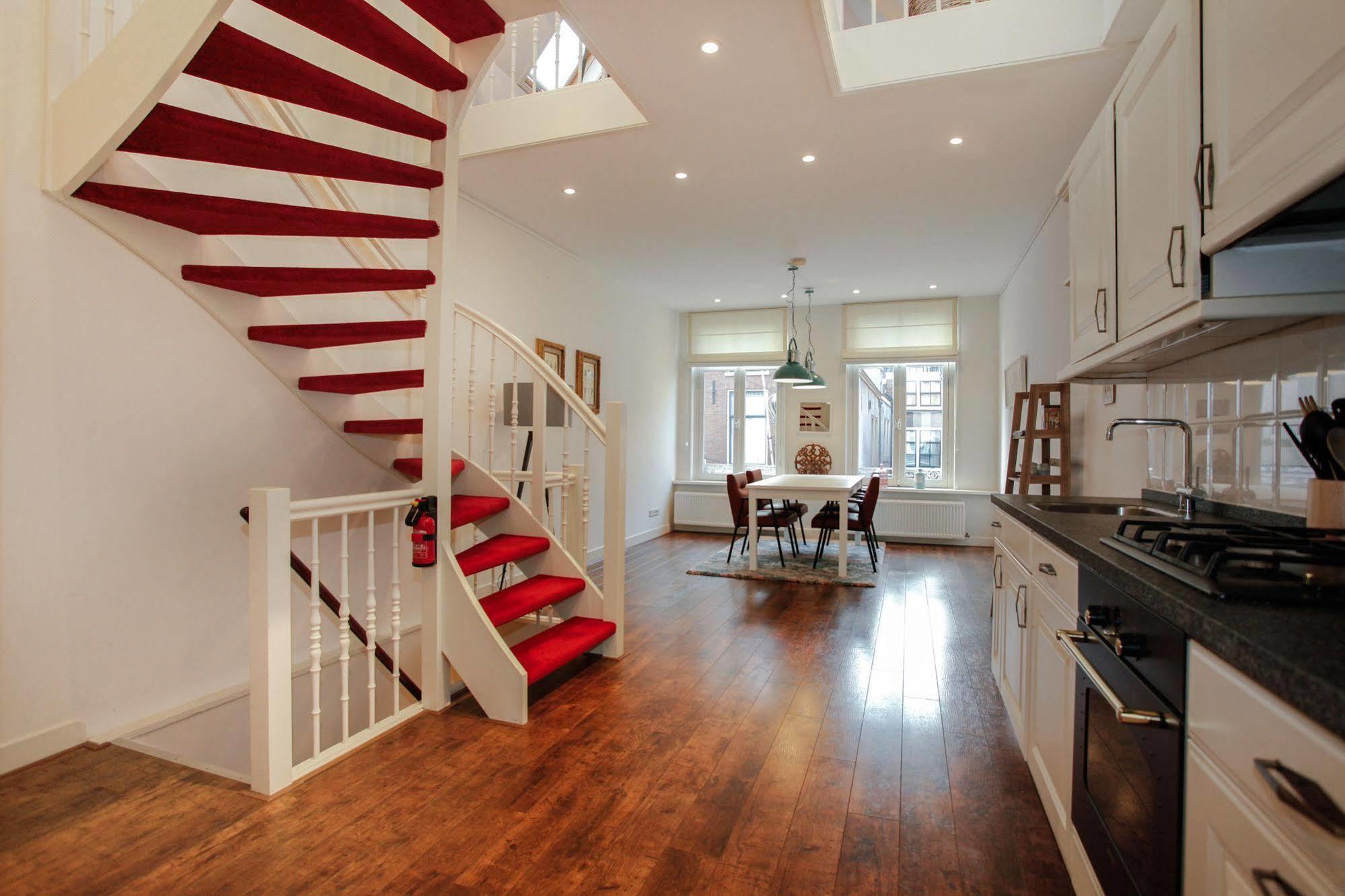 Stayci Serviced Apartments Noordeinde Хага Екстериор снимка