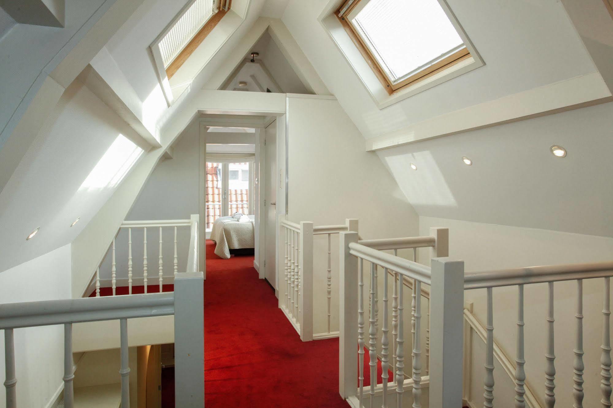 Stayci Serviced Apartments Noordeinde Хага Екстериор снимка
