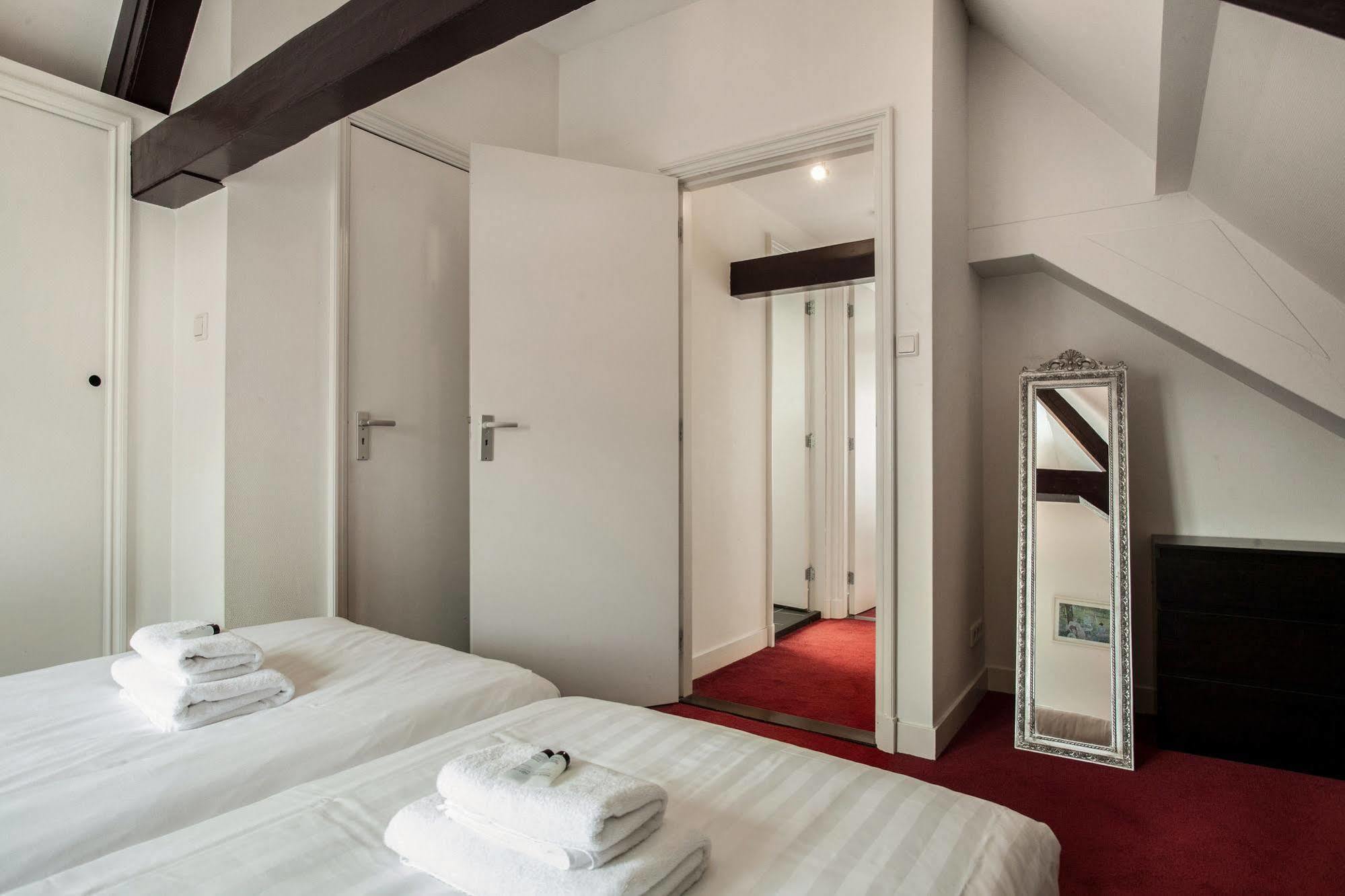 Stayci Serviced Apartments Noordeinde Хага Екстериор снимка