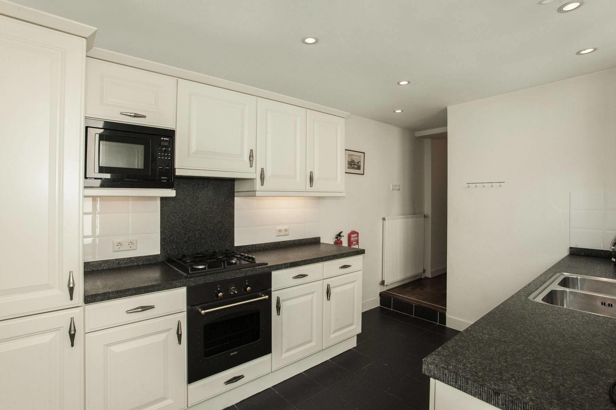 Stayci Serviced Apartments Noordeinde Хага Екстериор снимка